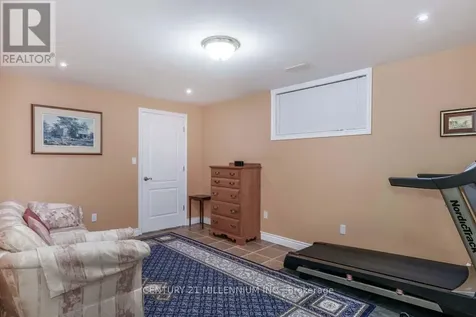 8 Castlewood Court Caledon ON L7K 0C1