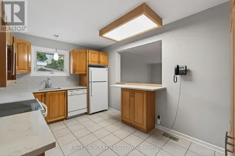 62 Wigan Drive Ottawa ON K2E 6L1