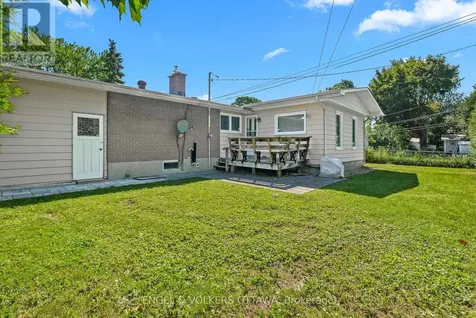 62 Wigan Drive Ottawa ON K2E 6L1