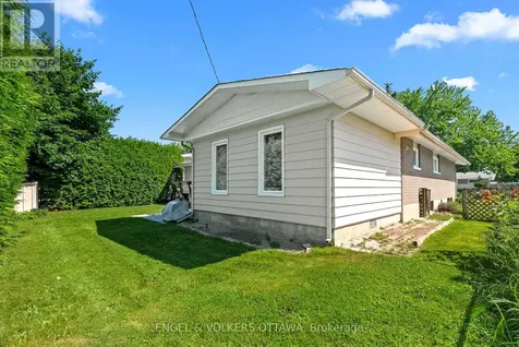 62 Wigan Drive Ottawa ON K2E 6L1