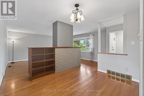 62 Wigan Drive Ottawa ON K2E 6L1