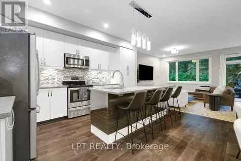 319 Glynn Avenue Ottawa ON K1K 1R9