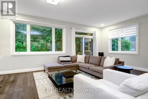 319 Glynn Avenue Ottawa ON K1K 1R9