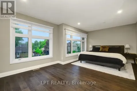 319 Glynn Avenue Ottawa ON K1K 1R9