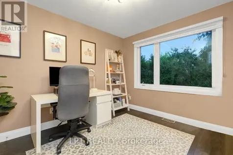 319 Glynn Avenue Ottawa ON K1K 1R9