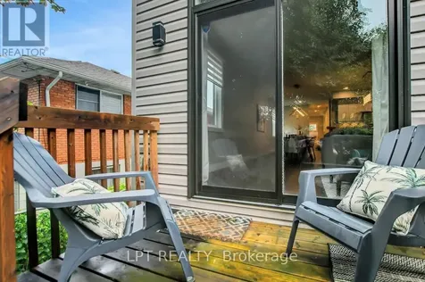 319 Glynn Avenue Ottawa ON K1K 1R9
