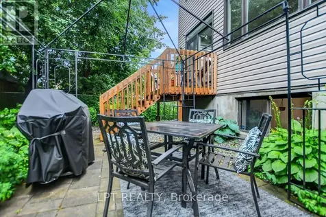 319 Glynn Avenue Ottawa ON K1K 1R9