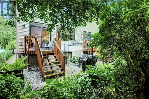 319 Glynn Avenue Ottawa ON K1K 1R9