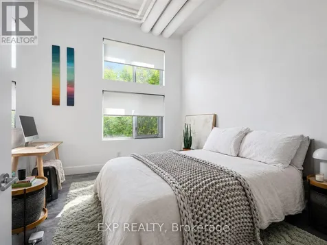 108 Third Avenue Ottawa ON K1S 2J8