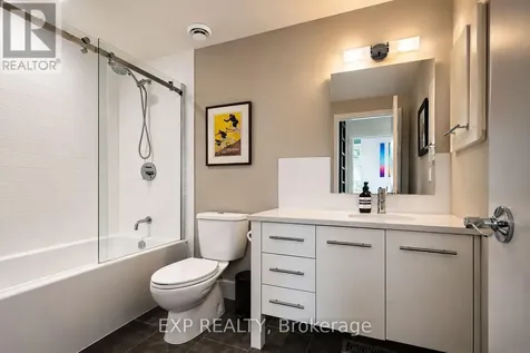 108 Third Avenue Ottawa ON K1S 2J8