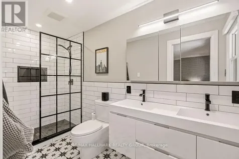 379 Hamilton Avenue South Ottawa ON K1Y 1C8