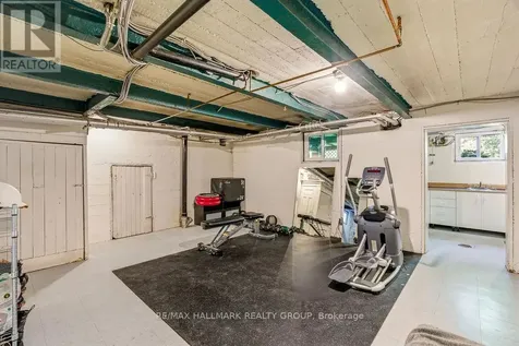 379 Hamilton Avenue South Ottawa ON K1Y 1C8