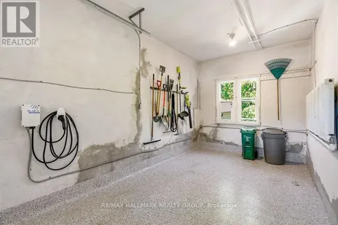 379 Hamilton Avenue South Ottawa ON K1Y 1C8