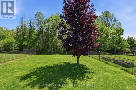 18 Thomas Drive Collingwood ON L9Y 0A6