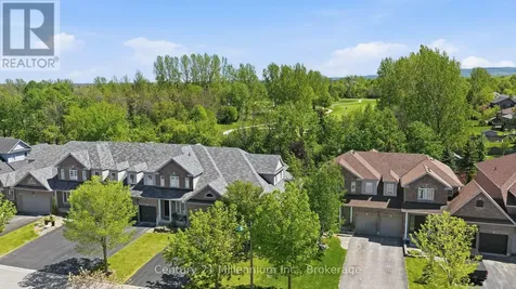18 Thomas Drive Collingwood ON L9Y 0A6
