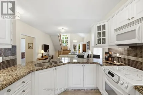 18 Thomas Drive Collingwood ON L9Y 0A6