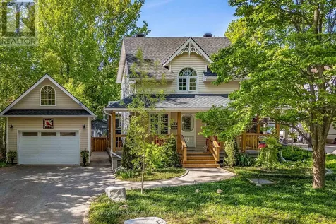27 Don Street Penetanguishene ON L9M 1E5
