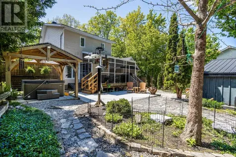 27 Don Street Penetanguishene ON L9M 1E5