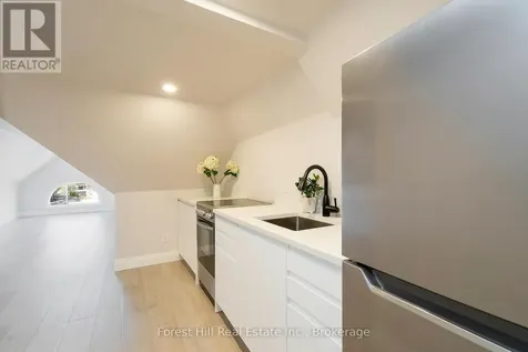 114 Ontario Street Collingwood ON L9Y 1M3