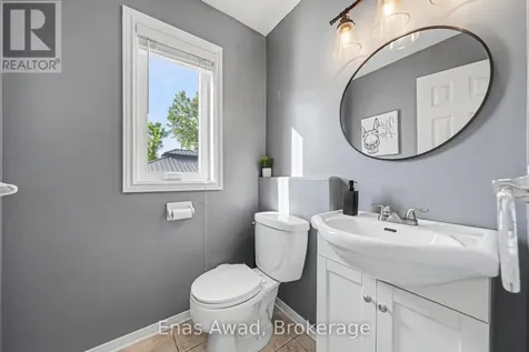 1253 Collier Crescent Ottawa ON K4P 1C1