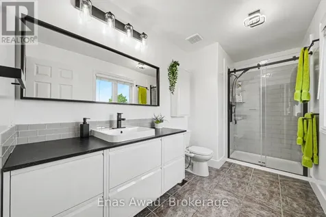 1253 Collier Crescent Ottawa ON K4P 1C1