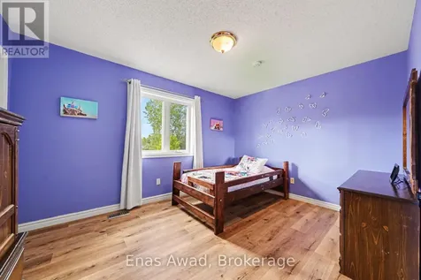 1253 Collier Crescent Ottawa ON K4P 1C1