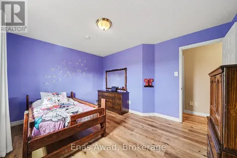 1253 Collier Crescent Ottawa ON K4P 1C1
