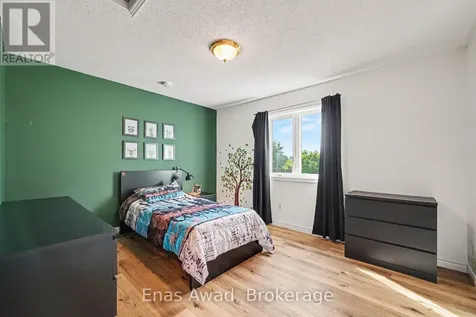 1253 Collier Crescent Ottawa ON K4P 1C1