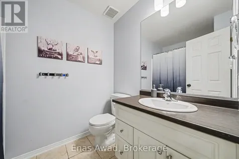 1253 Collier Crescent Ottawa ON K4P 1C1