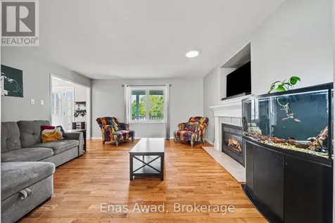 1253 Collier Crescent Ottawa ON K4P 1C1