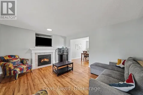 1253 Collier Crescent Ottawa ON K4P 1C1