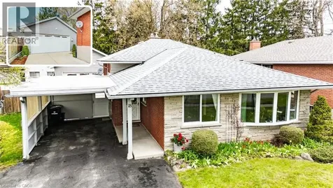 18 Queenston Crescent Kitchener ON N2B 2V5