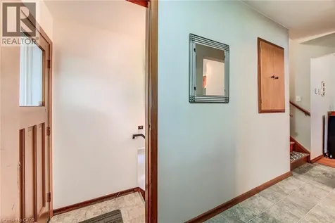 18 Queenston Crescent Kitchener ON N2B 2V5