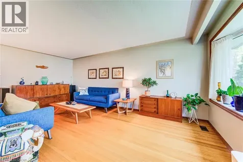 18 Queenston Crescent Kitchener ON N2B 2V5