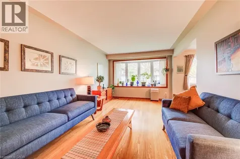 18 Queenston Crescent Kitchener ON N2B 2V5