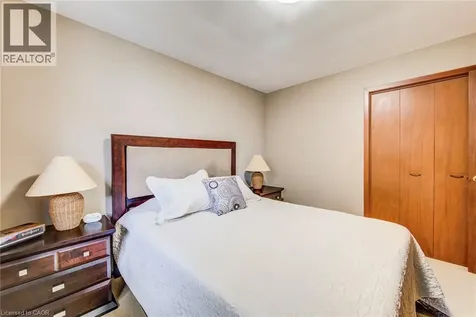 18 Queenston Crescent Kitchener ON N2B 2V5