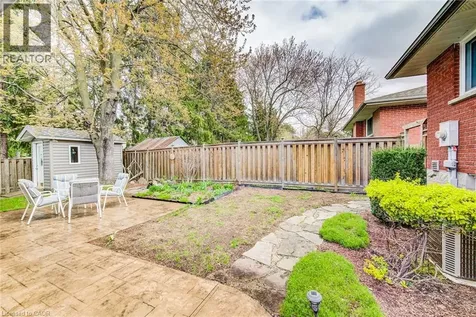 18 Queenston Crescent Kitchener ON N2B 2V5