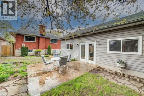 18 Queenston Crescent Kitchener ON N2B 2V5