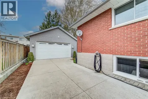 18 Queenston Crescent Kitchener ON N2B 2V5