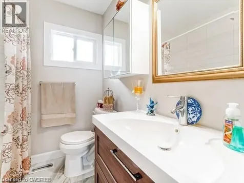 78 Billington Crescent Hamilton ON L8T 4R1