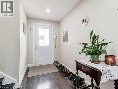 78 Billington Crescent Hamilton ON L8T 4R1