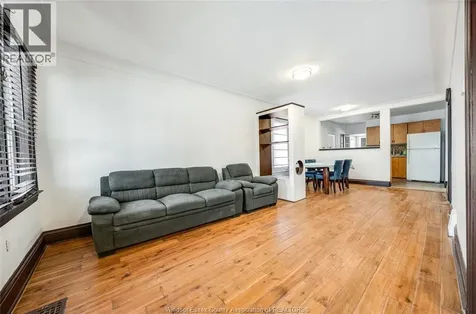 1153 Gladstone Avenue Windsor ON N9A 2R9