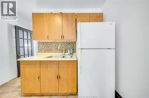 1153 Gladstone Avenue Windsor ON N9A 2R9