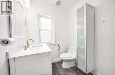 1153 Gladstone Avenue Windsor ON N9A 2R9