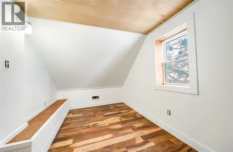 1153 Gladstone Avenue Windsor ON N9A 2R9