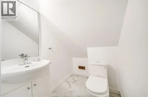 1153 Gladstone Avenue Windsor ON N9A 2R9