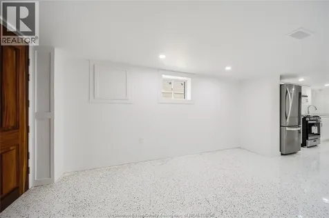 1153 Gladstone Avenue Windsor ON N9A 2R9