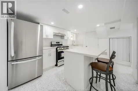 1153 Gladstone Avenue Windsor ON N9A 2R9