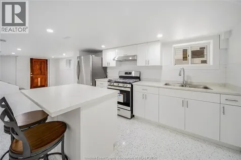 1153 Gladstone Avenue Windsor ON N9A 2R9