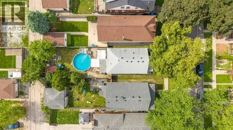 1153 Gladstone Avenue Windsor ON N9A 2R9